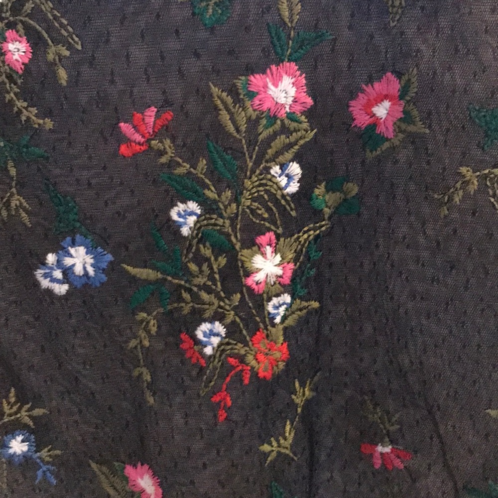 Urban Outfitters Flower see through top - Picture 2 of 3